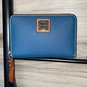 NWT- Dooney & Bourke Pebble Leather Medium Zip Around Wallet, Jeans